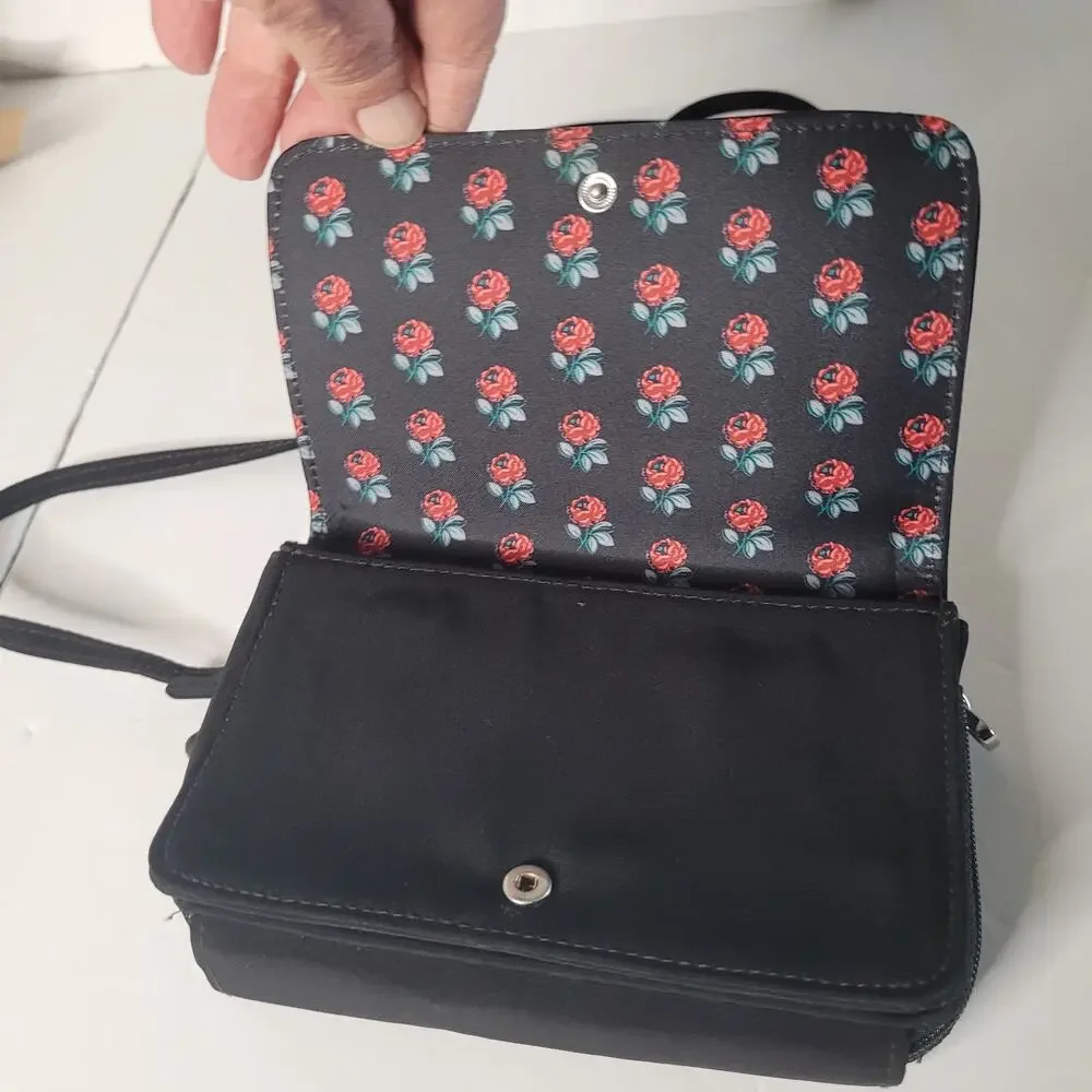 Chic Vera Bradley Black Shoulder & Wrist Bag - Red Roses!
